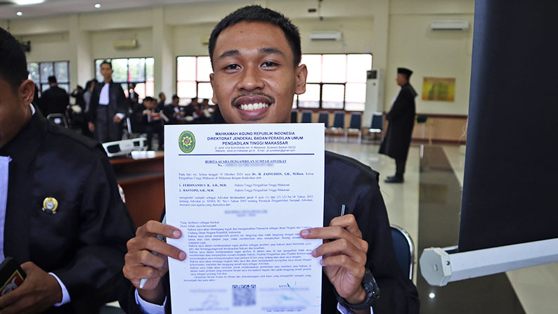 PENYUMPAHAN ADVOKAT 24