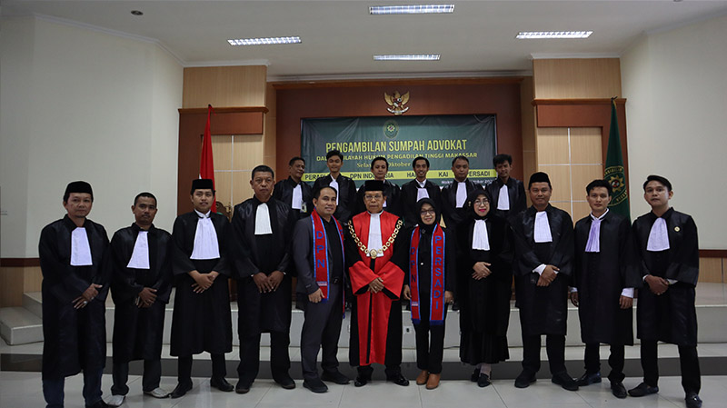 PENYUMPAHAN ADVOKAT 30