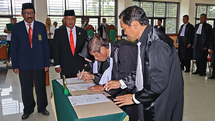 PENYUMPAHAN ADVOKAT 18