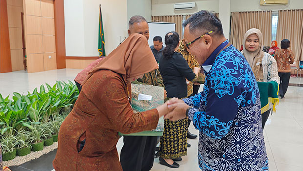 ALIH TUGAS HAKIM TINGGI 0g